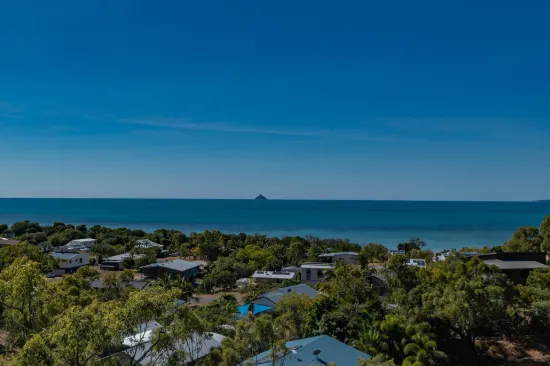 36 Rattray Avenue, Hideaway Bay, Qld 4800