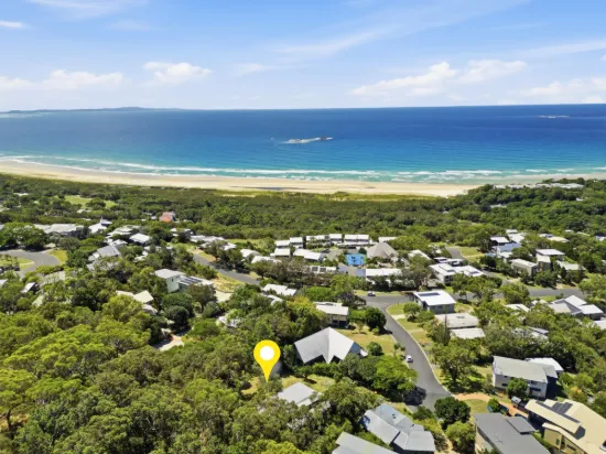 4 Baker Court, Point Lookout, Qld 4183