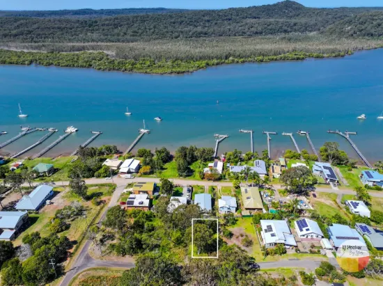 5 Island View Rd, Russell Island, Qld 4184