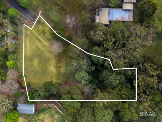 8 Allinga Street, Mount Lofty, Qld 4350