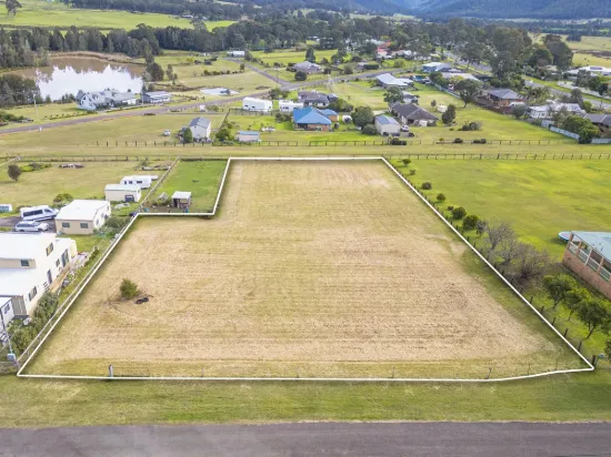 8 Sixth Avenue, Millfield, NSW 2325