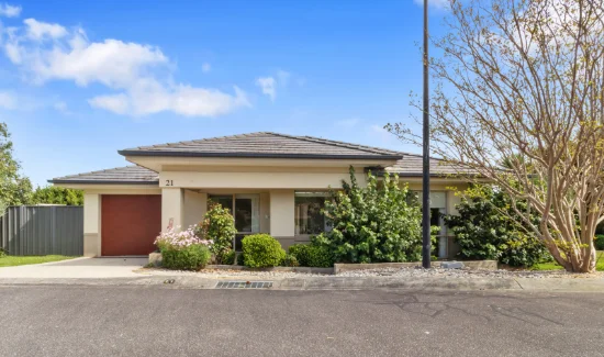 021/72 Kangan Drive, Berwick, Vic 3806 - For Sale