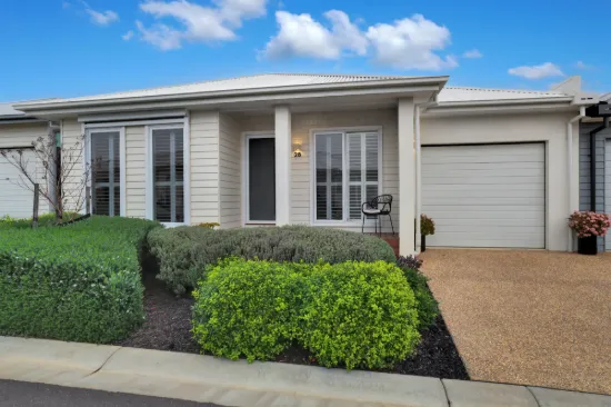 28 Terrestrial Road, Clyde North, Vic 3978