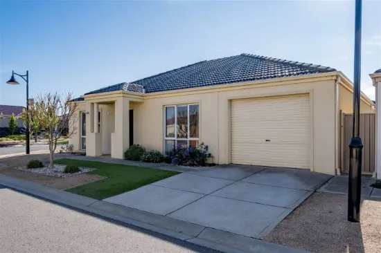 55/168 Underbank Boulevard, Bacchus Marsh, Vic 3340-Image