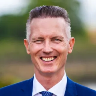 Robert Dean - Real Estate Agent