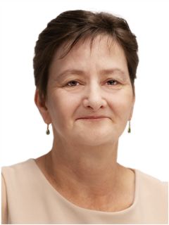 Robyn Cailes - Real Estate Agent