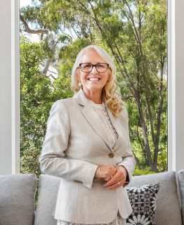 Robyn  Dodd - Real Estate Agent