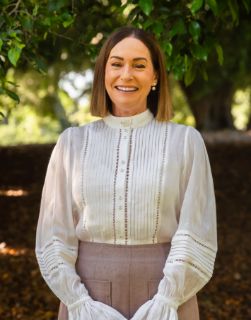Robyn Hoare - Real Estate Agent