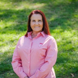 Robyn Macari - Real Estate Agent