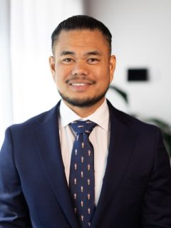 Ronald Ramirez - Real Estate Agent