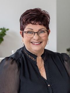 Roseanne Gaut - Real Estate Agent