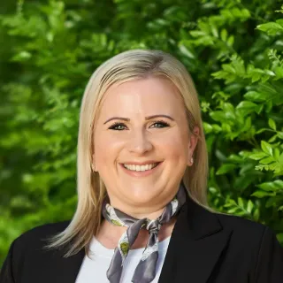 Sarah Burgess - Real Estate Agent