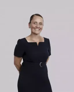 Samantha Martin - Real Estate Agent