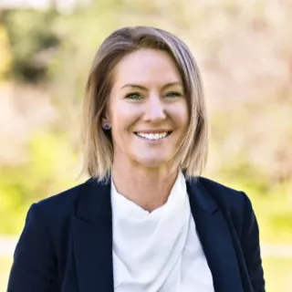 Sandy Robinson - Real Estate Agent