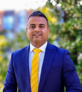 Saurabh (Robin) Kalra - Real Estate Agent