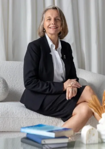 Michele  Decroix - Real Estate Agent at Neo Property (Qld)