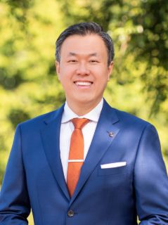 Simon  Au - Real Estate Agent
