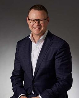 Simon Curtain - Real Estate Agent