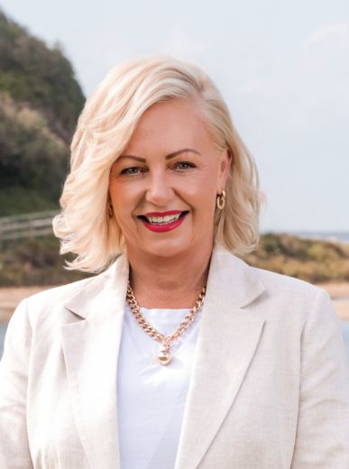 Simone Scott - Real Estate Agent at Ray White - THIRROUL