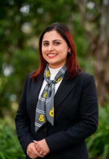 Simran Kaur - Real Estate Agent