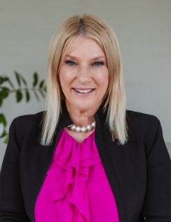 Sonya Treloar - Real Estate Agent