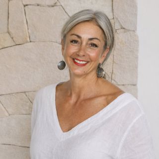 Tara Stone - Real Estate Agent