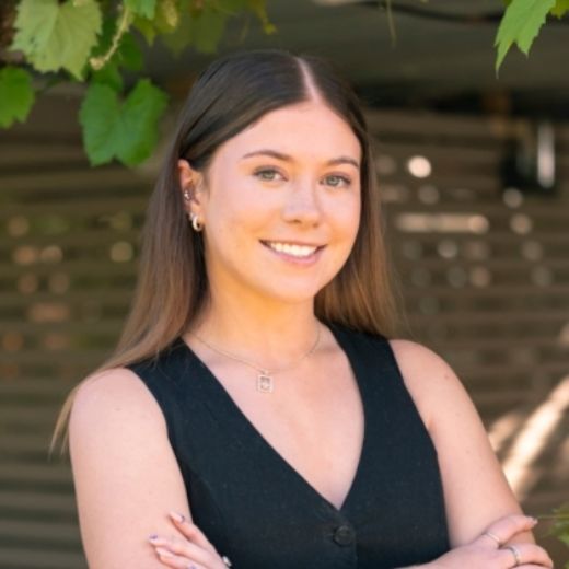 Steph Hilton - Real Estate Agent at Raine & Horne Kurri Kurri - KURRI KURRI
