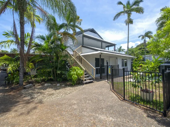 10 Triton Lodge/4 Triton Crescent, Port Douglas, Qld 4877