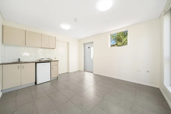 11/20a Centenary Road, Merrylands, NSW 2160