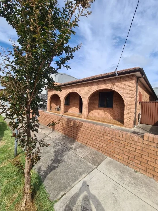 16 MacIntosh Street, Mascot, NSW 2020 - For Rent