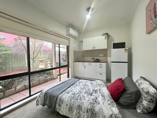 2/11 Settlers Court, Pakenham VIC 3810-Image