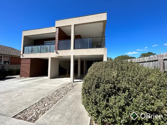 2/24 Burns Street, Frankston, Vic 3199