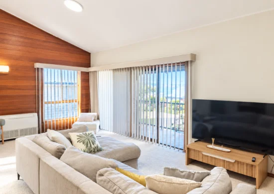 Room 3/35 George Street, Marmong Point NSW 2284-Image