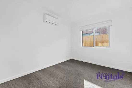 Room 3/8 Leaf Way, Officer, Vic 3809