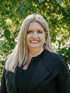 Sue Cross - Real Estate Agent