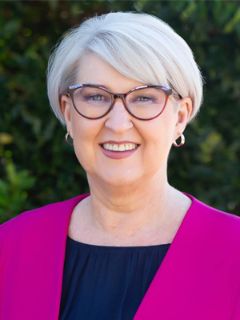 Sue Dewar - Real Estate Agent