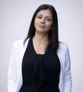 Sunita Roberts - Real Estate Agent