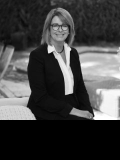 Suzanne Parry - Real Estate Agent