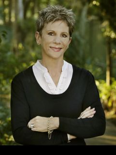 Suzie Crompton - Real Estate Agent