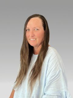 Tammy Spring - Real Estate Agent
