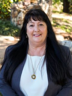 Tania Cole - Real Estate Agent