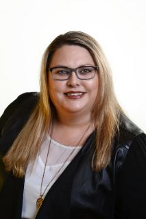 Tanya Burns - Real Estate Agent