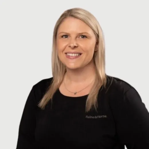Tayla  Leaumont - Real Estate Agent at Raine & Horne Townsville - Hermit Park
