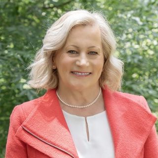 Julie York - Real Estate Agent