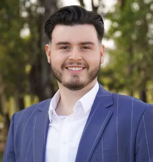 Terence Houhoutas - Real Estate Agent