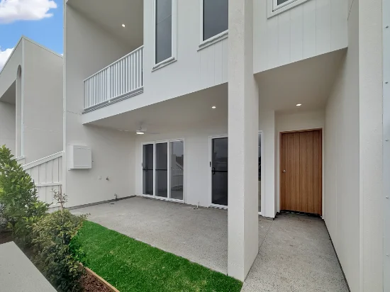 135 Attenborough Dr, Banya, Qld 4551