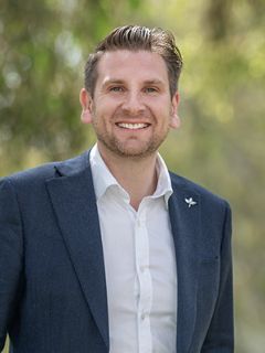 Tom Kurtschenko - Real Estate Agent