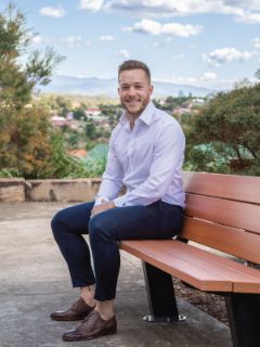 Tom Lawrence - Real Estate Agent