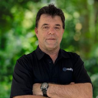 Tom Velic - Real Estate Agent