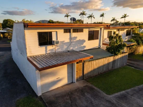 1/10 Carnation Drive, Mooroobool, Qld 4870-Image